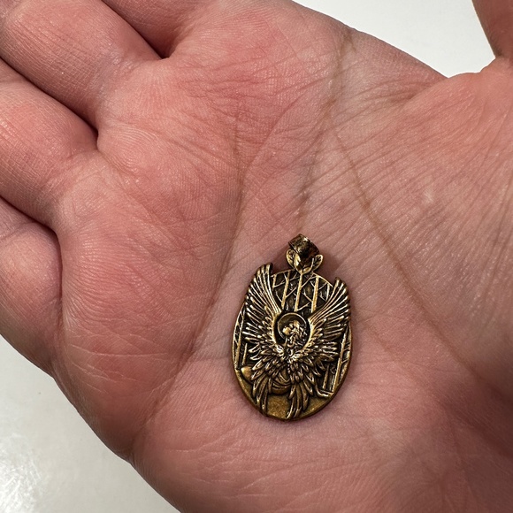 Alex & Ani Guardian of love medallion for a necklace‎ - Picture 4 of 4